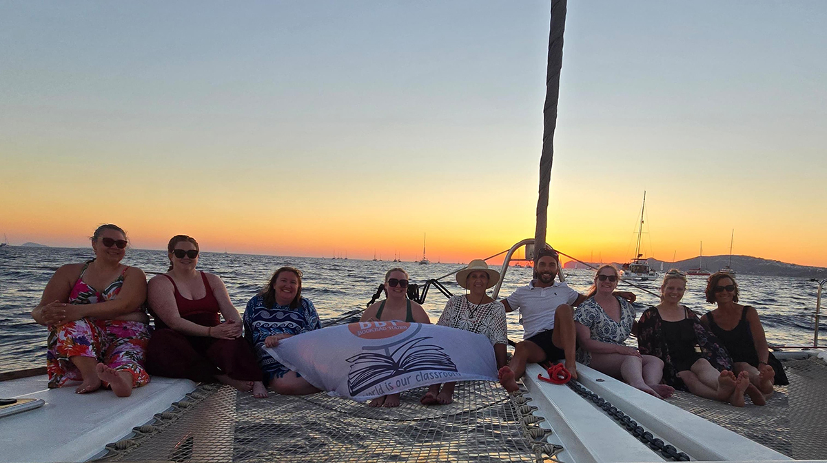 SANTORINI CATAMARAN DAY TRIP